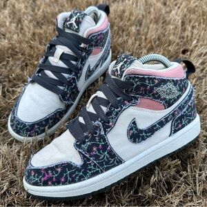 Nike Air Jordan 1 Mid SE Sneakers Girls 1Y Floral Mom Anthracite Sail FJ3452-001